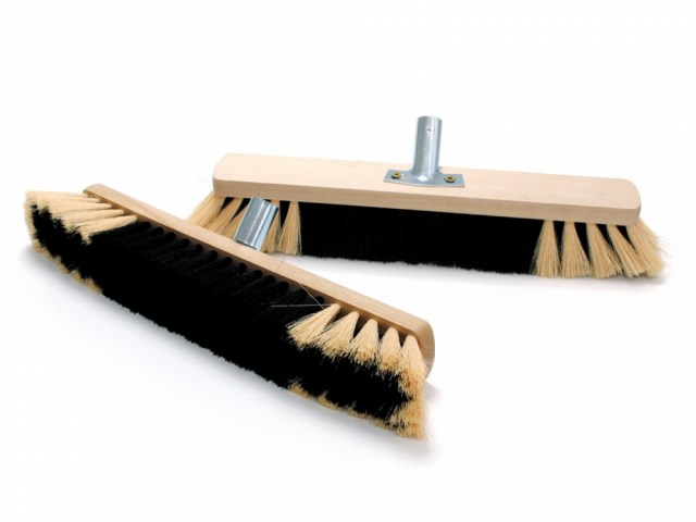 Drevený zmeták s kovaním 80 cm_1