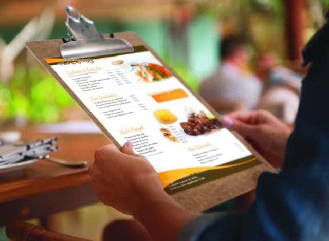 Jednoduchý jedálny lístok A4 pre dennú ponuku so sponou, Brown_3